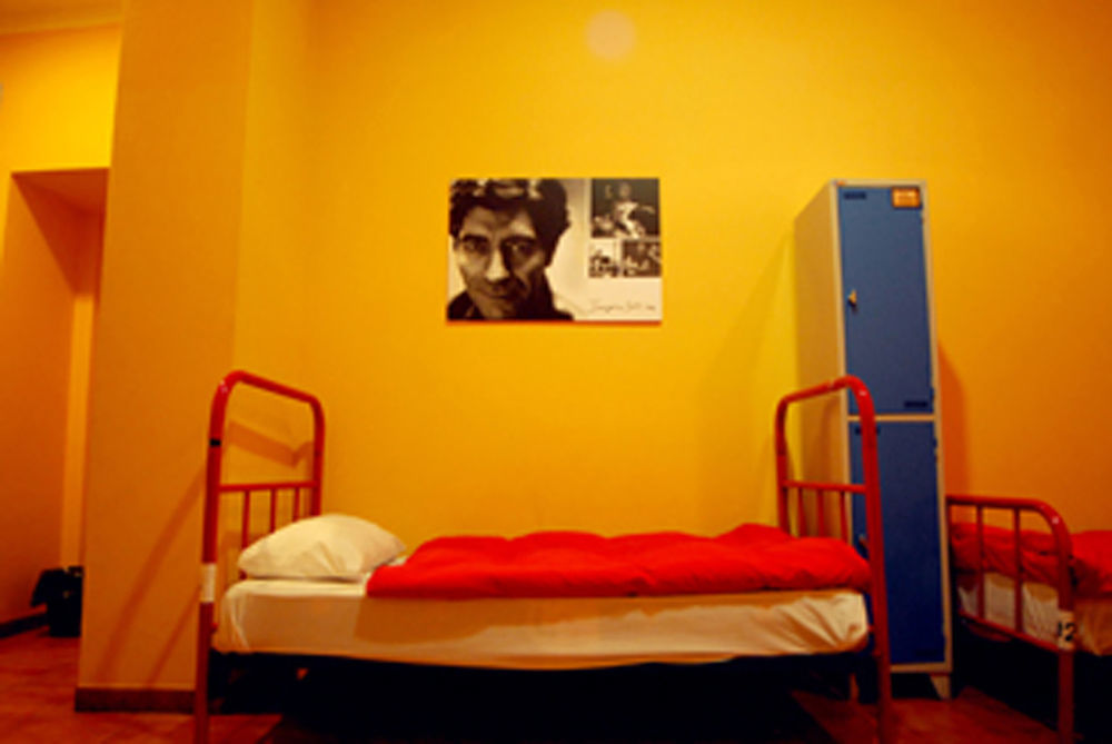 Way Hostel *
